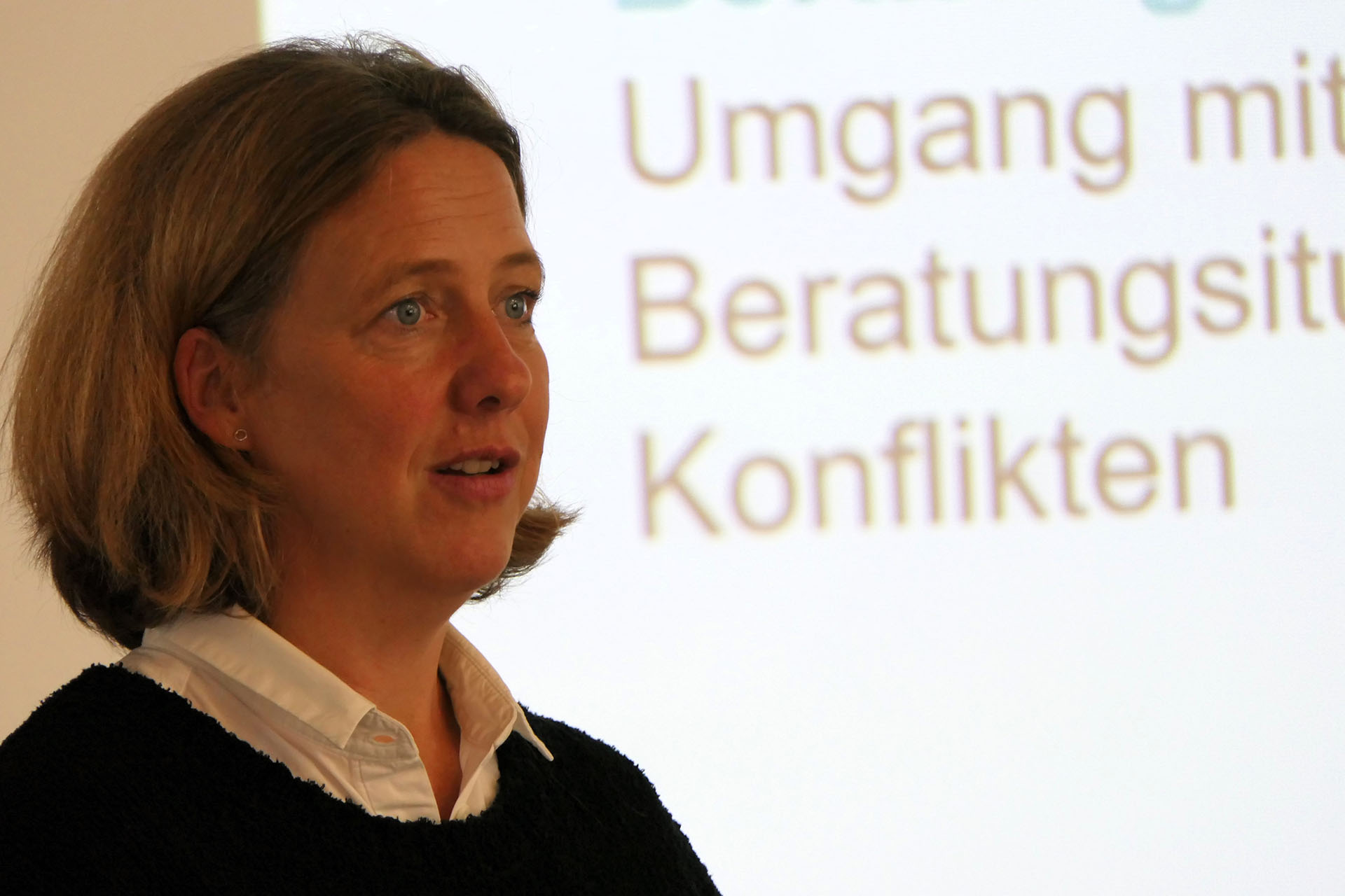 Referentin Bettina Hafner