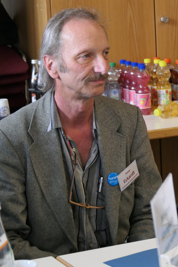 Peter Eckardt moderiert Tisch 4