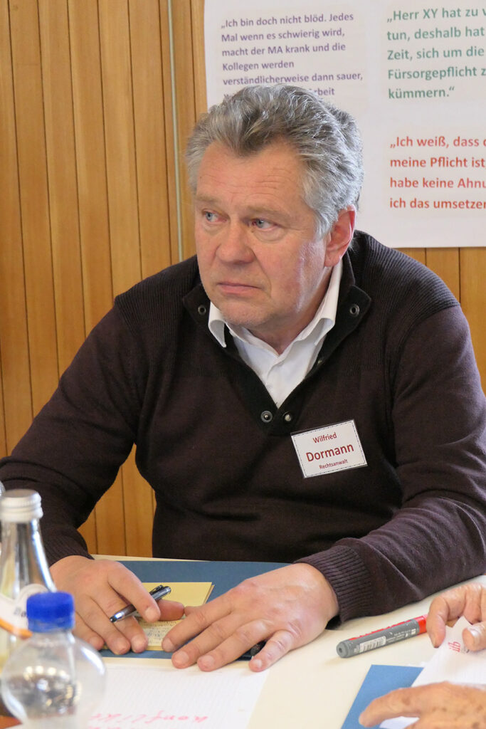 Wilfried Dormann moderiert Tisch 8