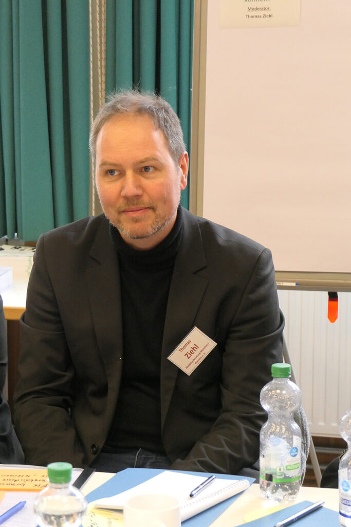 Thomas Ziehl moderiert Tisch 3